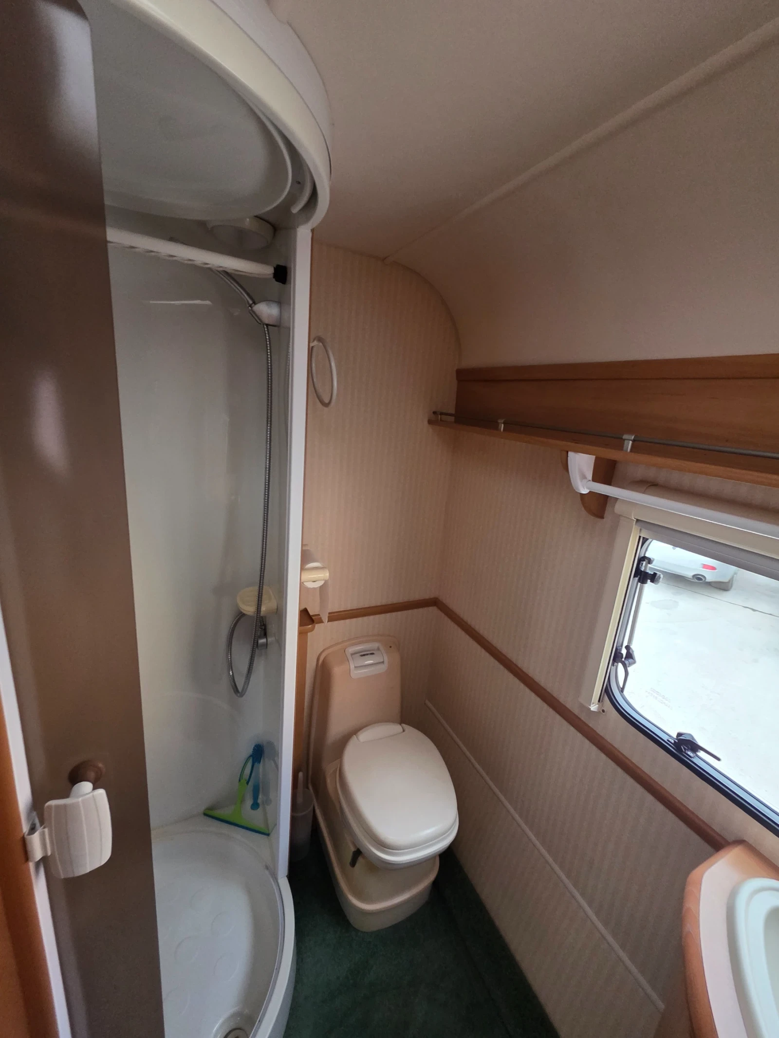 Каравана Swift Speedbird, снимка 12 - Каравани и кемпери - 54314154