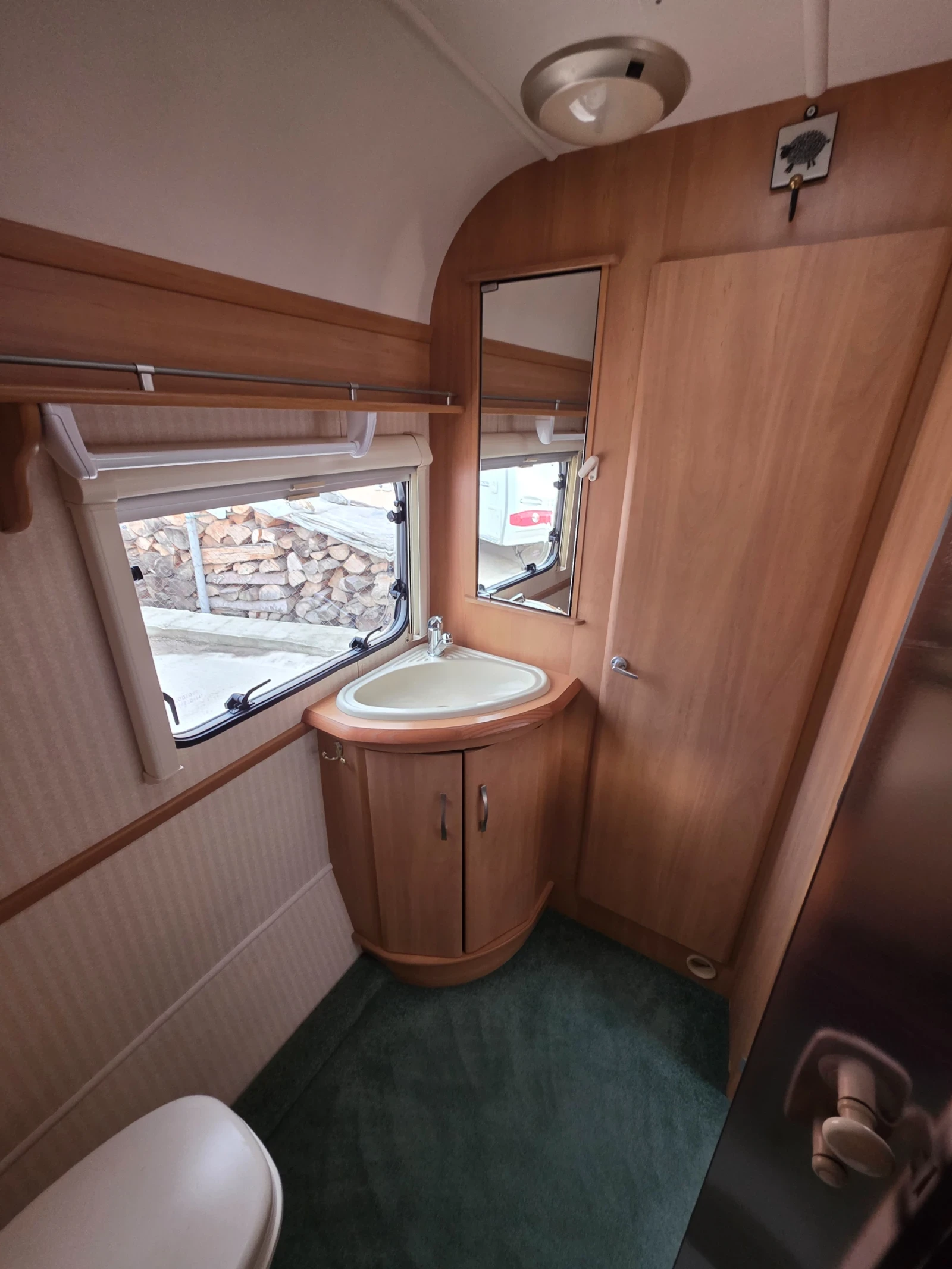 Каравана Swift Speedbird, снимка 15 - Каравани и кемпери - 54314154