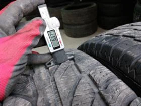 Гуми Зимни 255/70R16, снимка 4