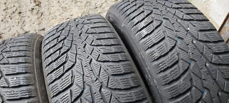 Гуми Зимни 215/65R16, снимка 3 - Гуми и джанти - 34696718