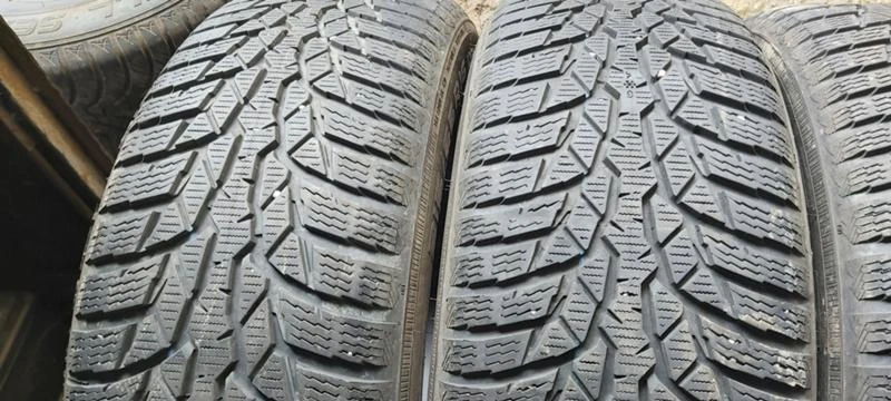 Гуми Зимни 215/65R16, снимка 2 - Гуми и джанти - 34696718