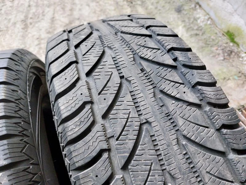 Гуми Зимни 255/70R16, снимка 3 - Гуми и джанти - 36274131