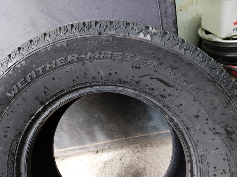 Гуми Зимни 255/70R16, снимка 8 - Гуми и джанти - 36274131