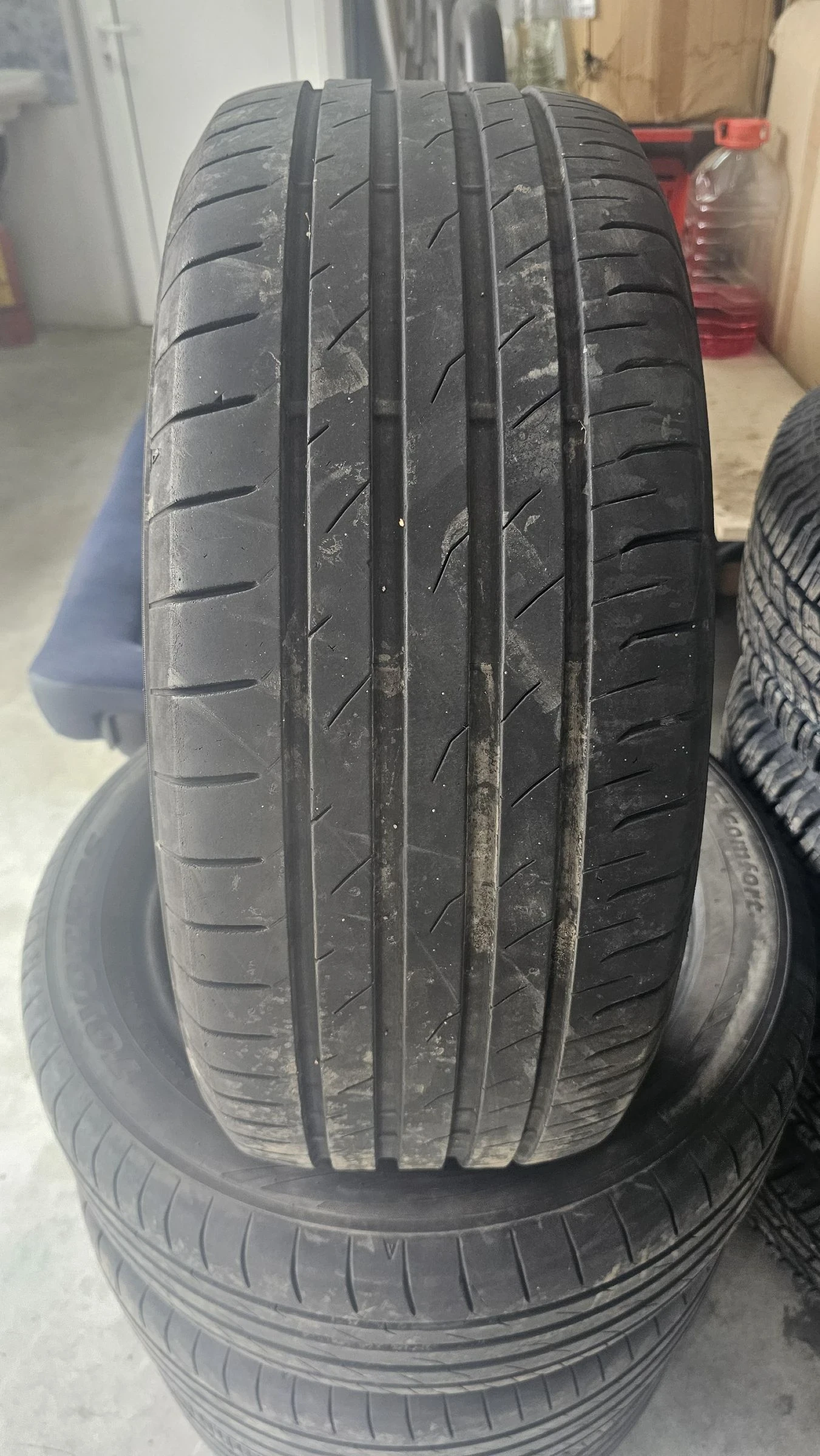 Гуми Летни 215/55R17, снимка 4 - Гуми и джанти - 54879075