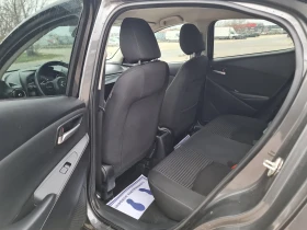 Mazda 2 KATO ЧИСТО НОВ, снимка 8