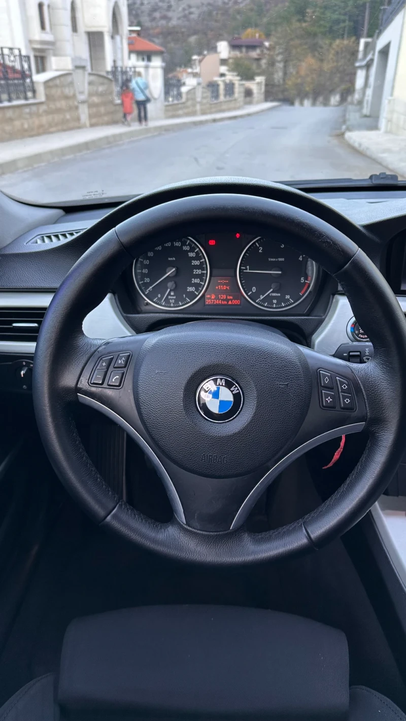 BMW 320 Navi, Recaro, Xenon , снимка 12 - Автомобили и джипове - 48015059