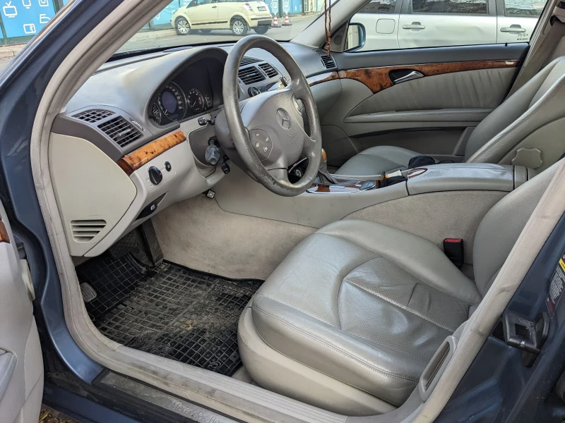 Mercedes-Benz E 320 Е320 на пружини, снимка 11 - Автомобили и джипове - 48082419