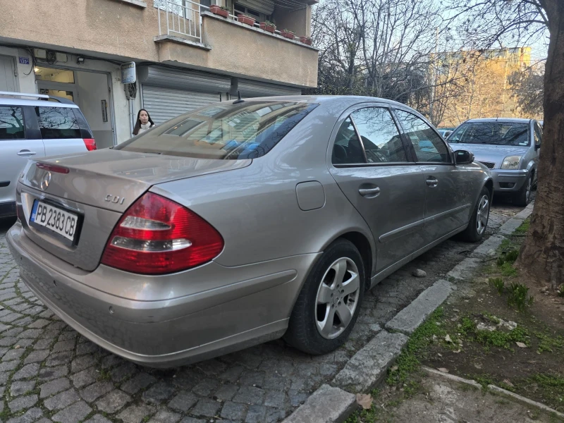 Mercedes-Benz E 200, снимка 3 - Автомобили и джипове - 49424866