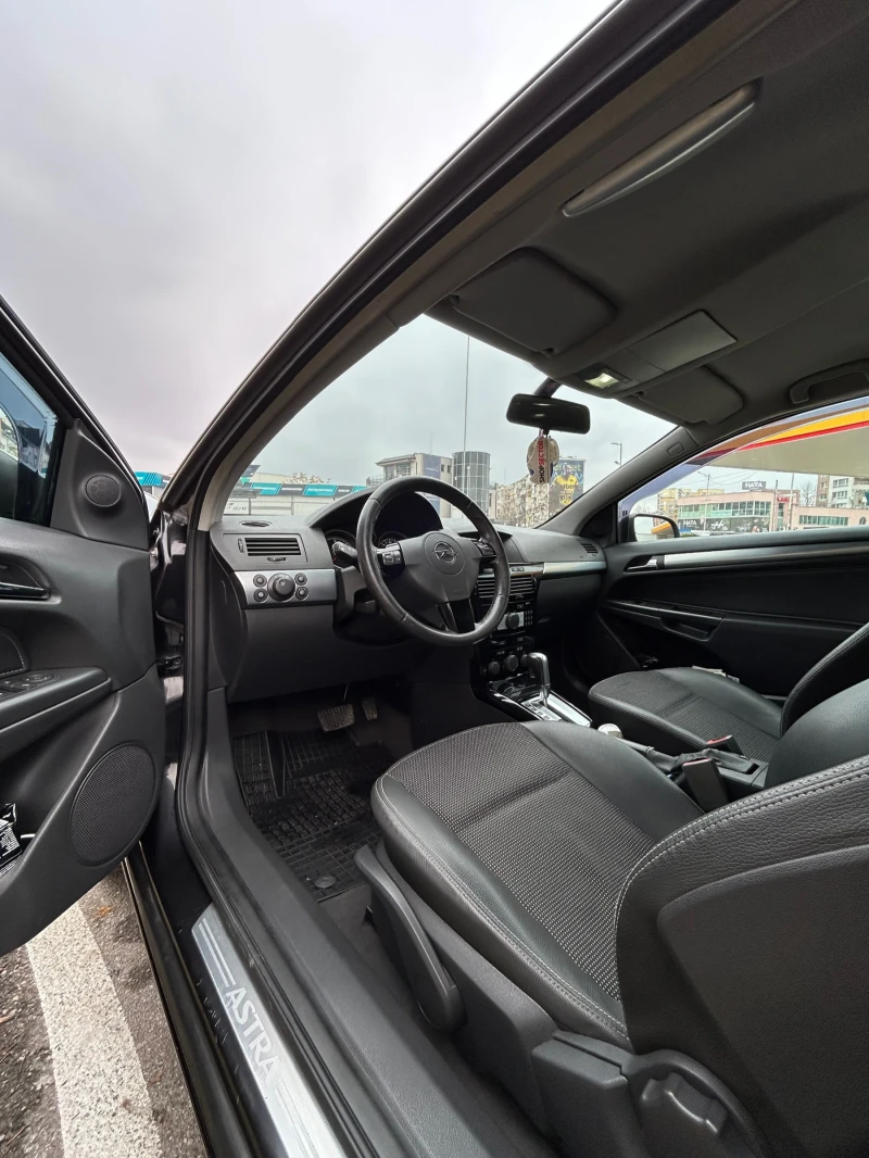 Opel Astra GTC, снимка 9 - Автомобили и джипове - 52036187