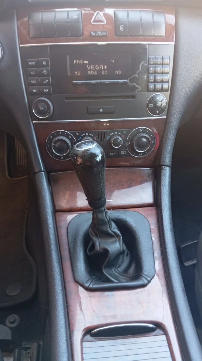 Mercedes-Benz C 220 cdi, снимка 12 - Автомобили и джипове - 52310292