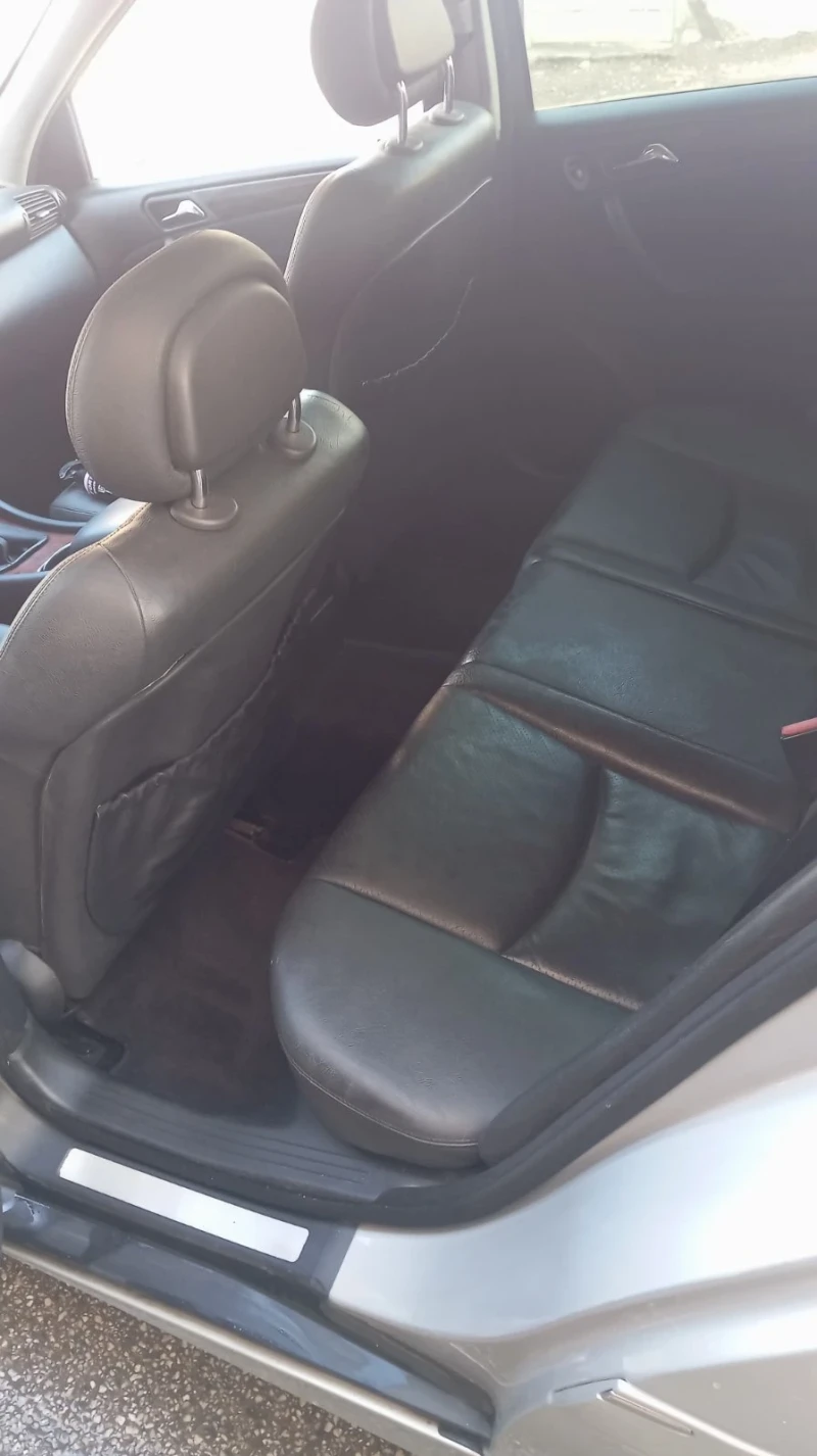 Mercedes-Benz C 220 cdi, снимка 9 - Автомобили и джипове - 52310292