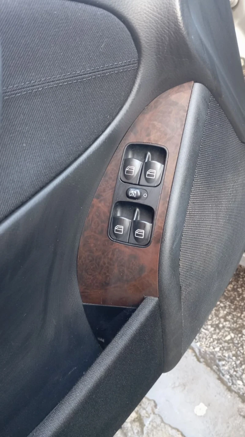 Mercedes-Benz C 220 cdi, снимка 13 - Автомобили и джипове - 52310292