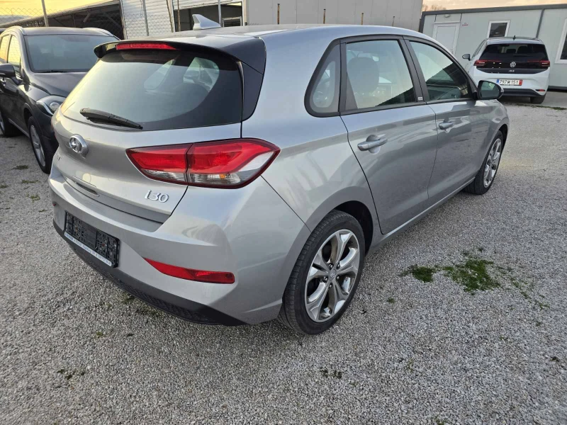 Hyundai I30 1.6 CRDi Джанти| Камера| Андроид Ауто, снимка 5 - Автомобили и джипове - 52829537