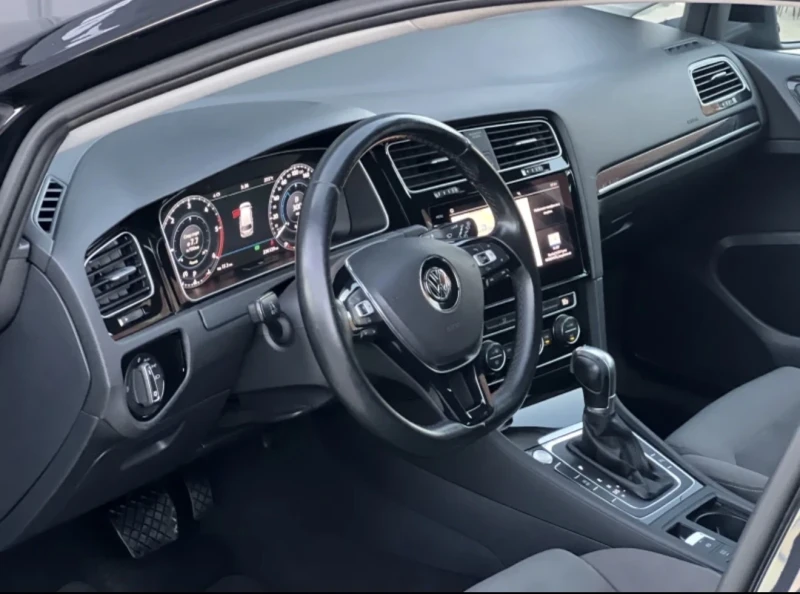 VW Golf Golf 7.5 Variant Rline 2.0TDI 150K , снимка 9 - Автомобили и джипове - 52831110