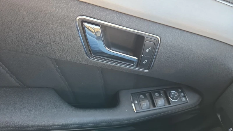 Mercedes-Benz E 350 Avantgarde, снимка 17 - Автомобили и джипове - 53405014