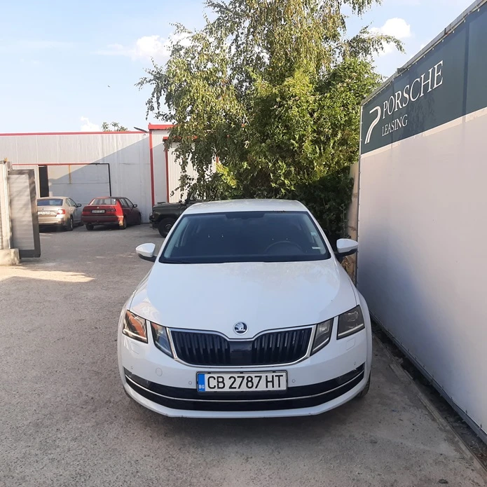 Skoda Octavia 1.6 TDI, DSG, снимка 2 - Автомобили и джипове - 49459677