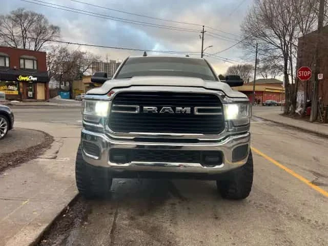 Dodge RAM 3500 * Big Horn 4x4 Crew Cab 6'4 Box * 6.7 * ДИЗЕЛ, снимка 2 - Автомобили и джипове - 54182001