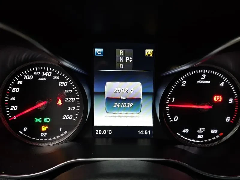 Mercedes-Benz C 200 2.0, снимка 8 - Автомобили и джипове - 54278052