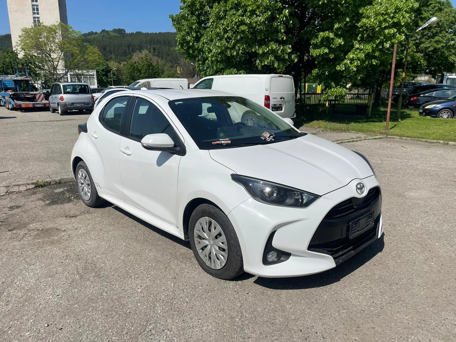 Toyota Yaris 1.0 - изображение 4