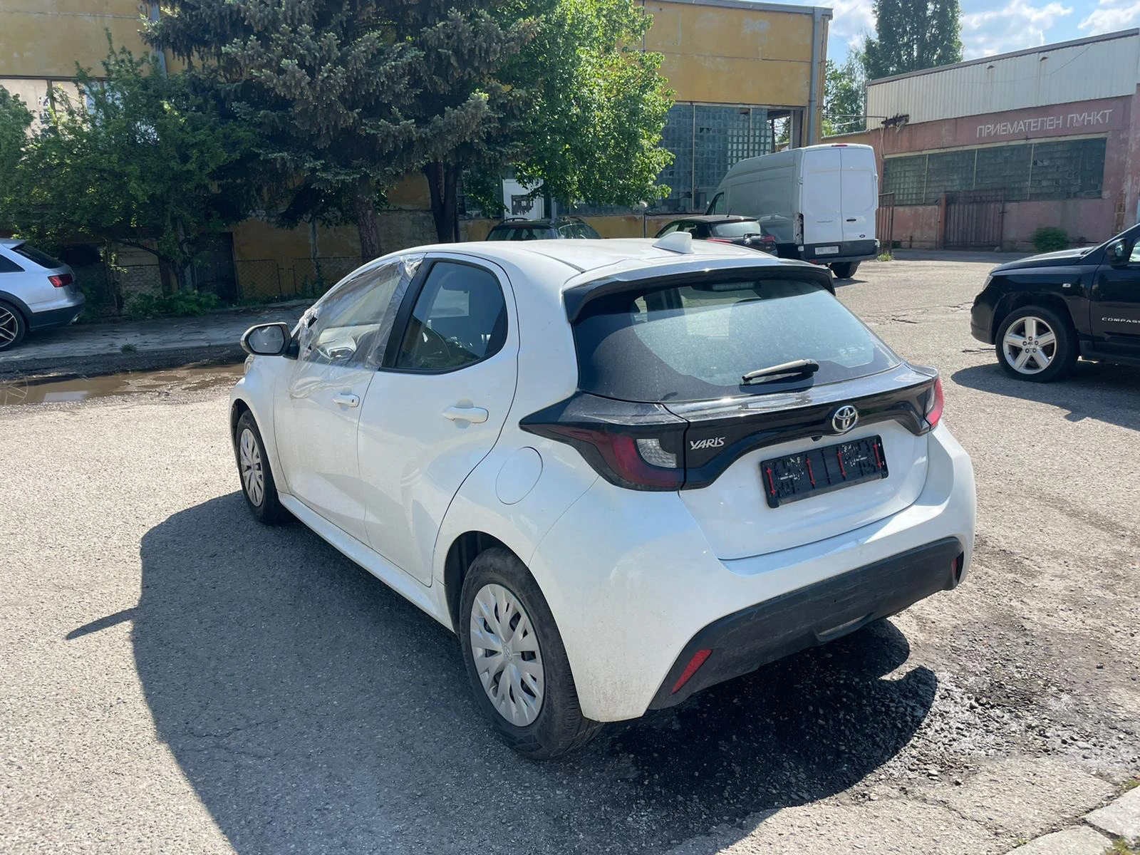 Toyota Yaris 1.0 - изображение 5