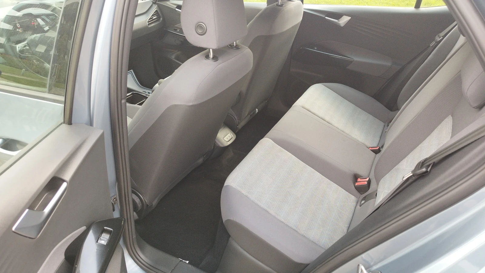 VW ID.3 PURE 110KW 4500km | Mobile.bg   12