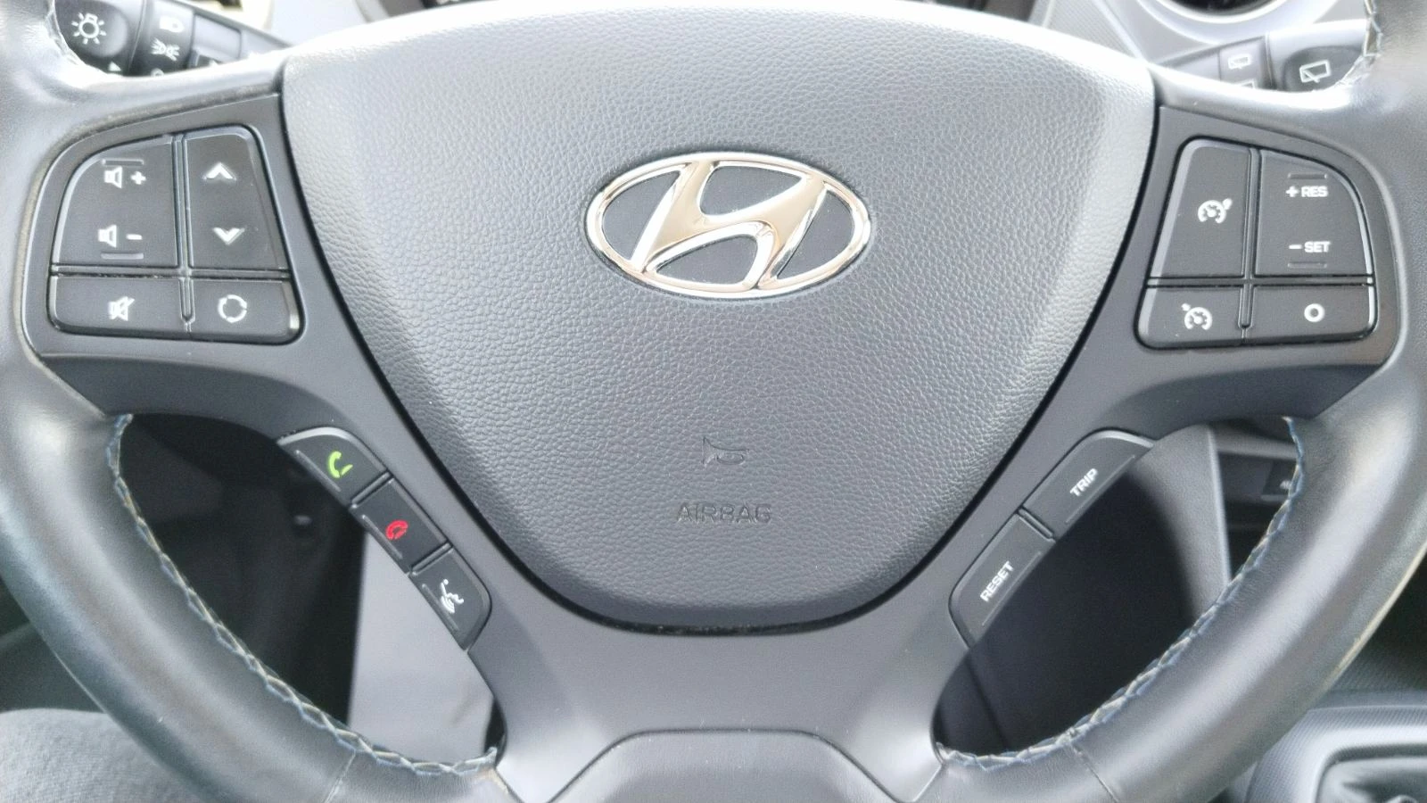 Hyundai I10  1.0 Passion Euro 6 - изображение 9