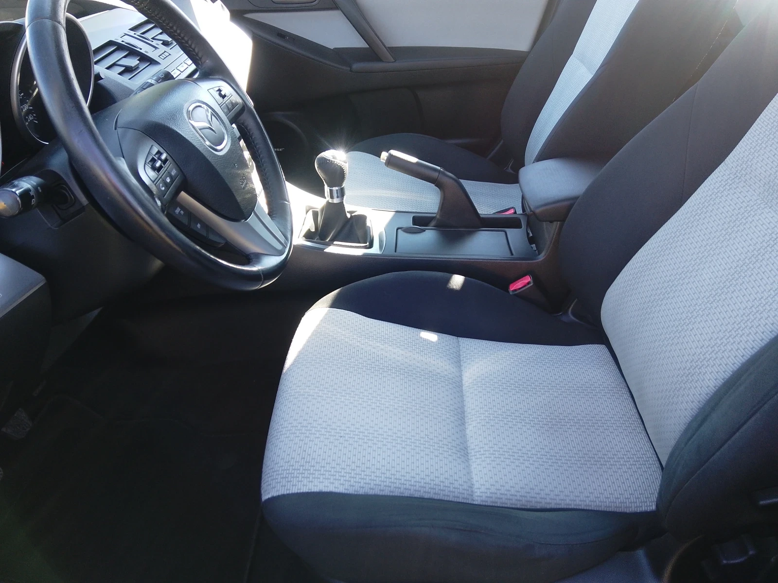 Mazda 3 2.0БЕНЗИН-150КС.-6СКОРОСТИ-КЛИМА-STAR/STOP-RVM-DSC - изображение 7