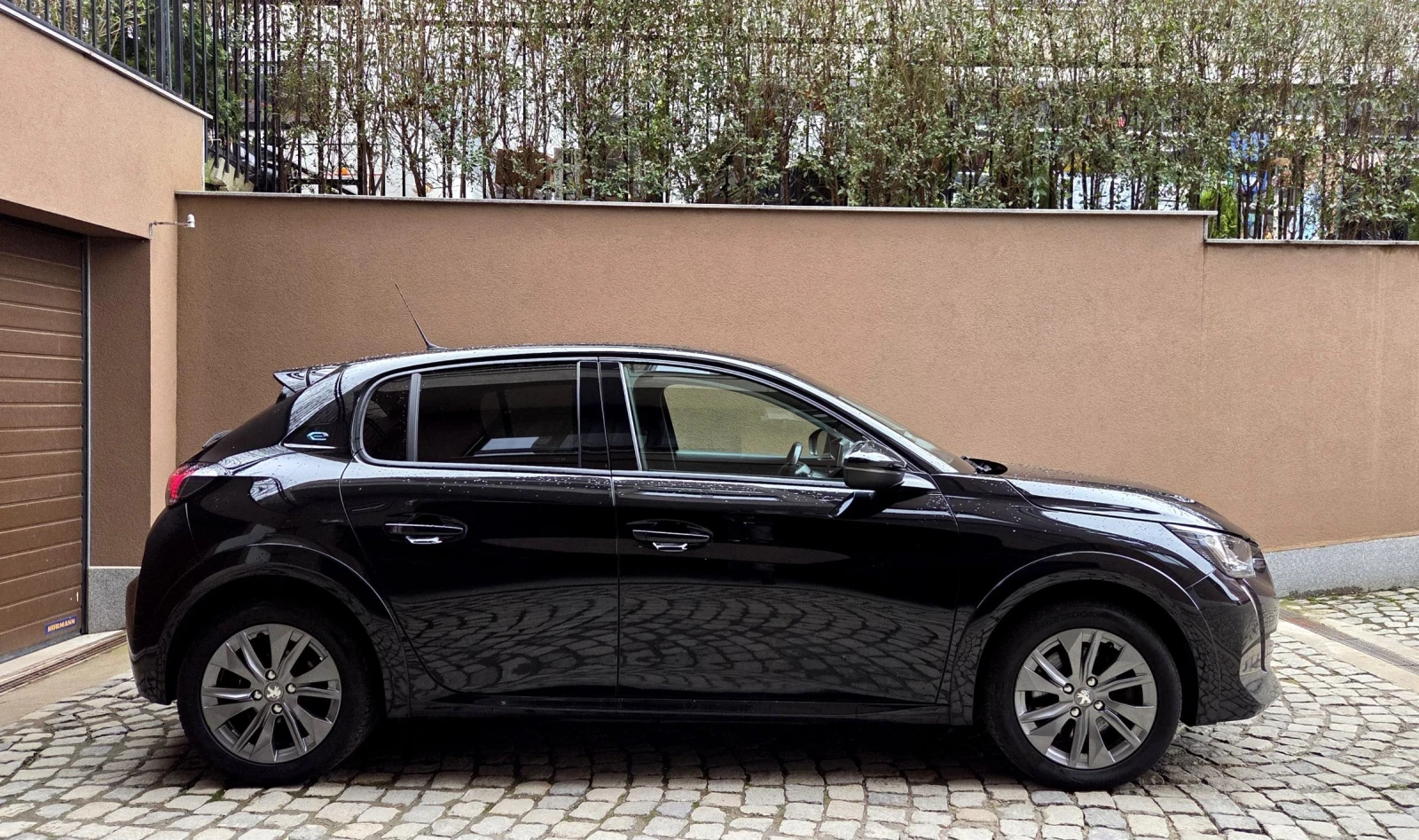 Peugeot 208 ГАРАНЦИОНЕН/ЗАВЕРЕНА СЕРВИЗНА КНИЖКА - изображение 3