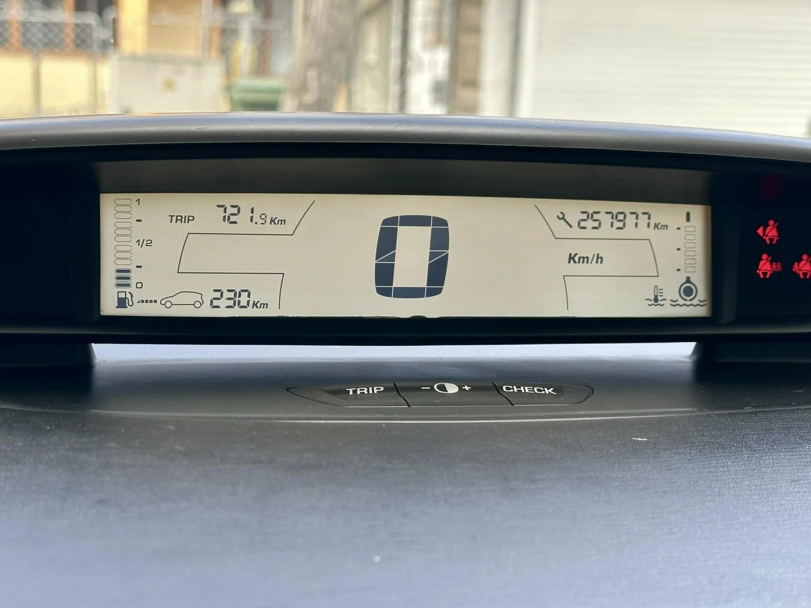 Citroen C4 1.6 HDI - изображение 7