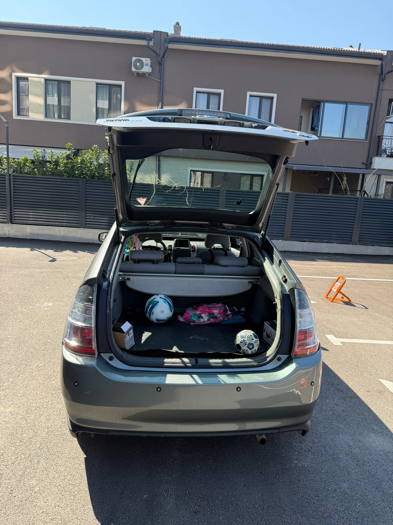 Toyota Prius, снимка 2 - Автомобили и джипове - 53736718