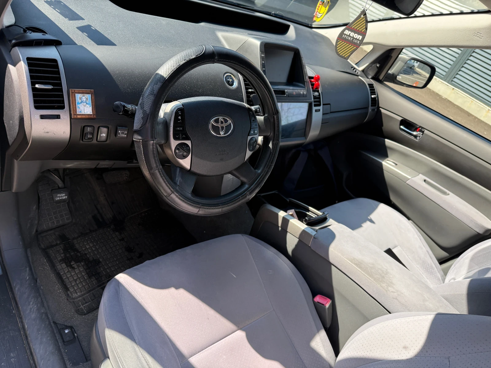 Toyota Prius, снимка 3 - Автомобили и джипове - 53736718
