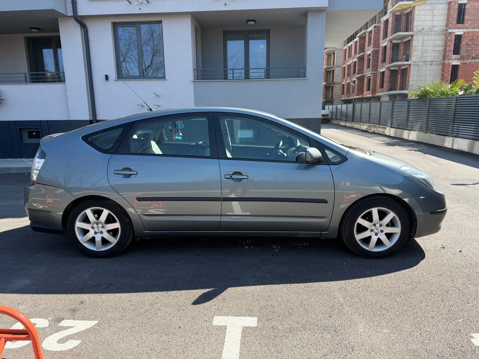 Toyota Prius, снимка 7 - Автомобили и джипове - 53736718