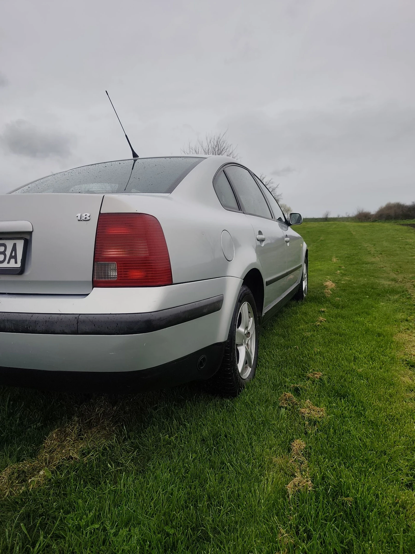 VW Passat, снимка 8 - Автомобили и джипове - 54020389