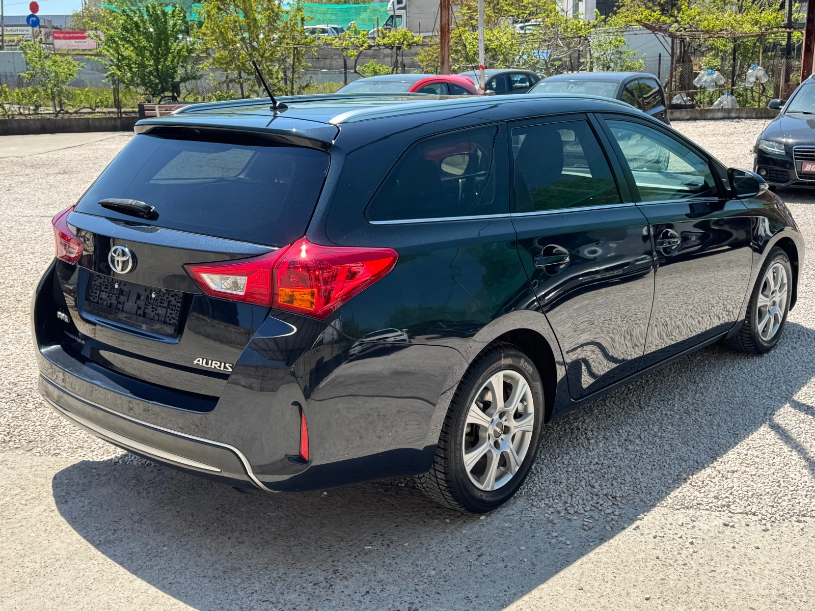 Toyota Auris 2.0DID-124кс, снимка 4 - Автомобили и джипове - 54440823