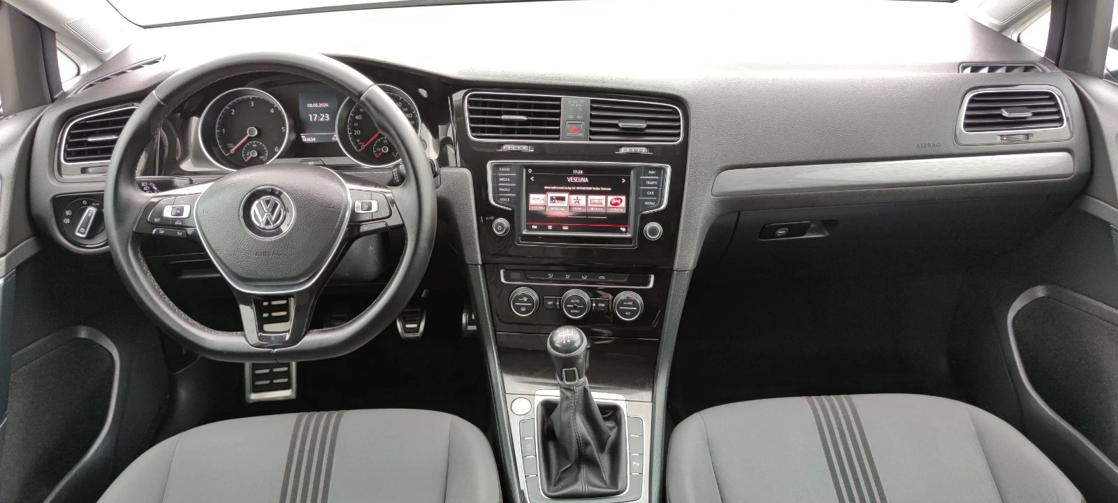 VW Golf * Allstar* KEYLESS GO* , снимка 11 - Автомобили и джипове - 54479100