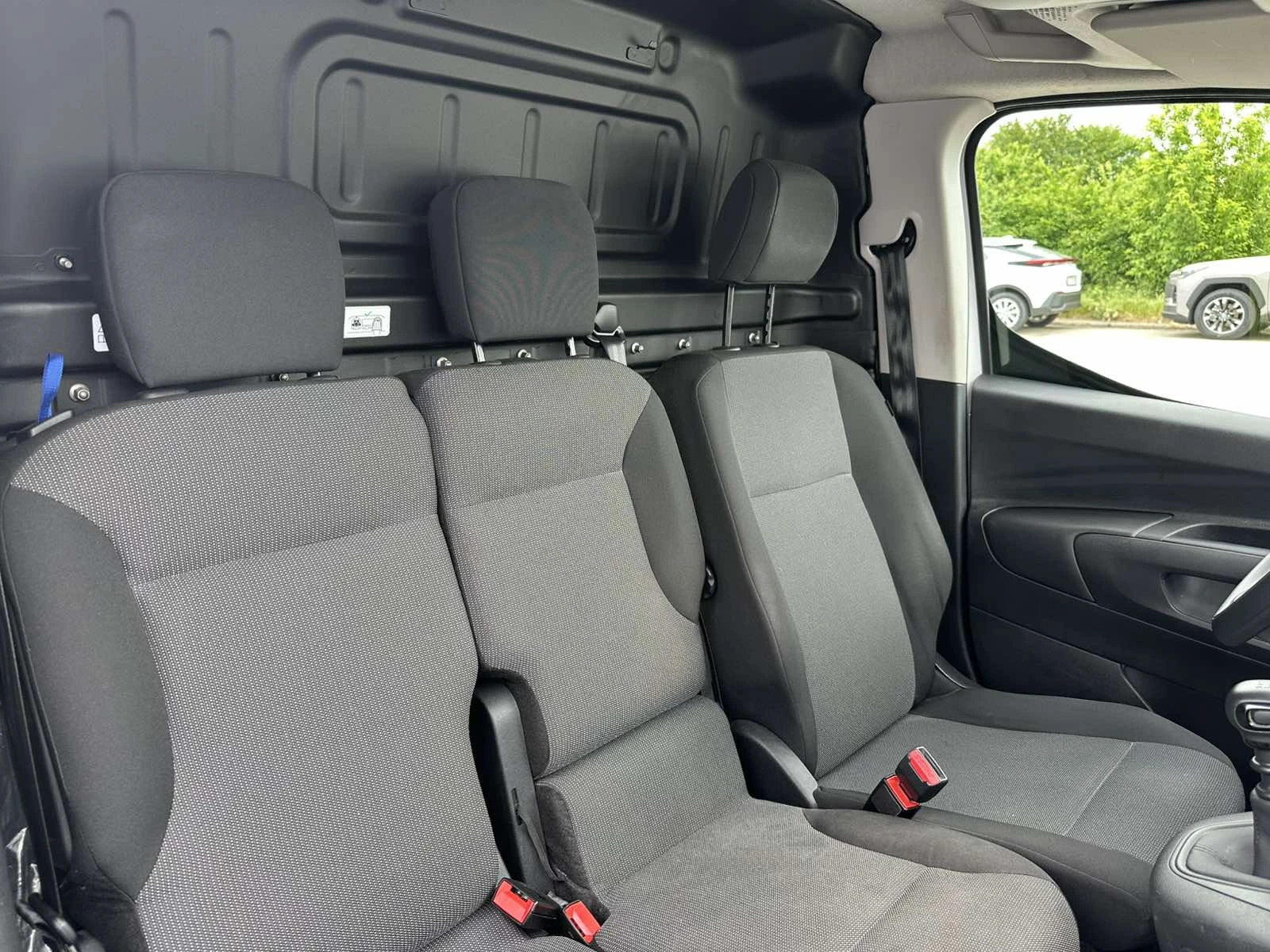Toyota Proace City 1.5 Comfort L2, снимка 13 - Автомобили и джипове - 54604432