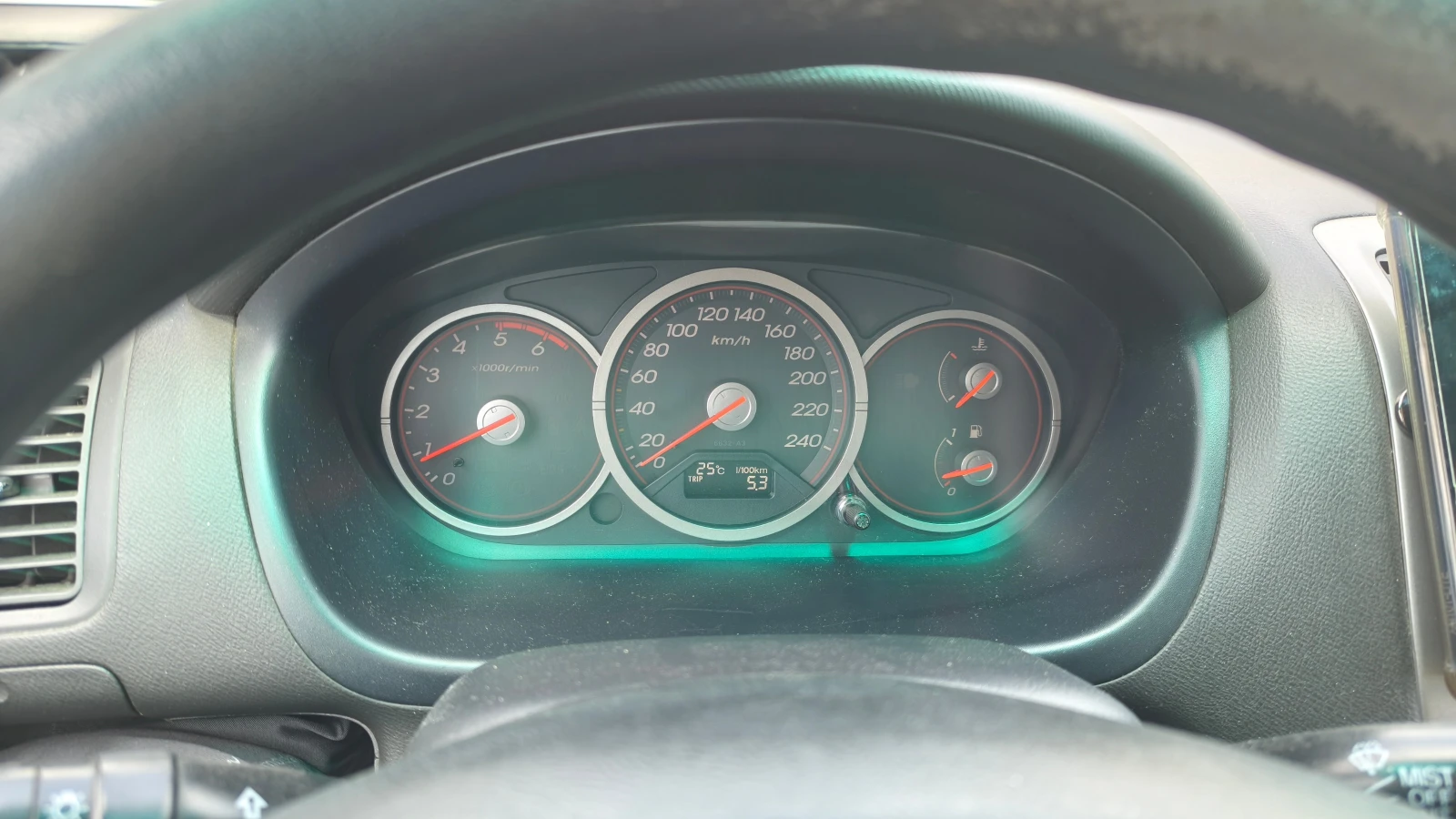 Honda Civic 1.7 CDTi, снимка 8 - Автомобили и джипове - 55055284