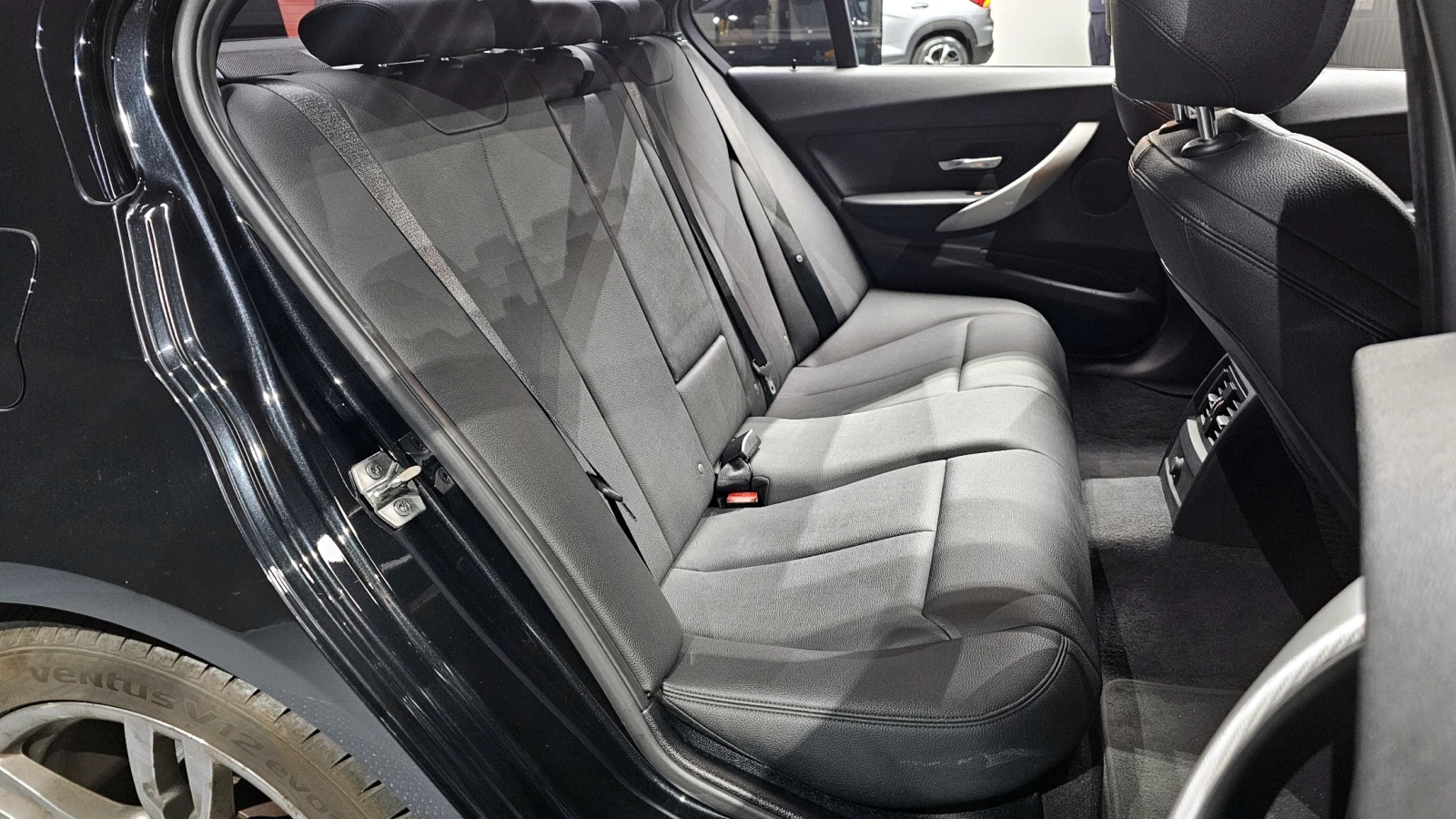 BMW 320 M PERFORMANCE EDITION* HUD, снимка 16 - Автомобили и джипове - 55372195