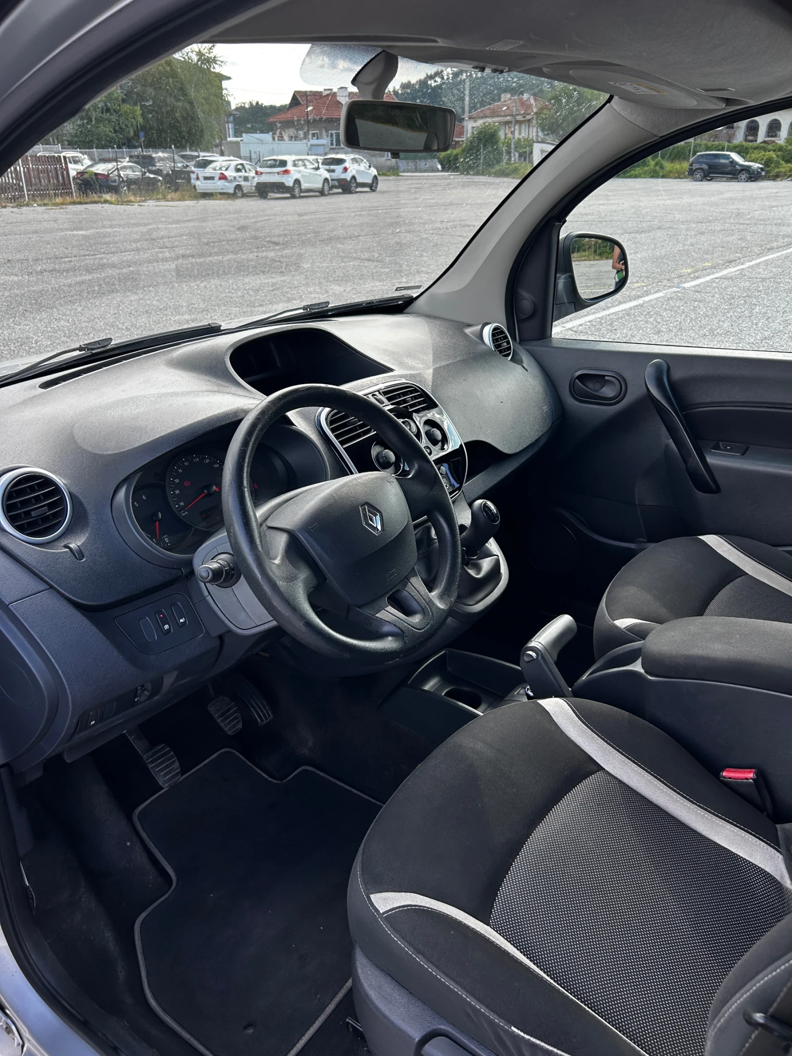 Renault Kangoo 1.5 DCI  7 места , снимка 8 - Автомобили и джипове - 55420511