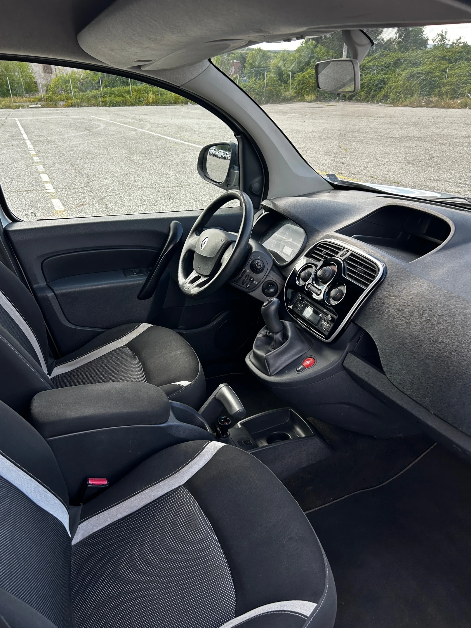 Renault Kangoo 1.5 DCI  7 места , снимка 9 - Автомобили и джипове - 55420511