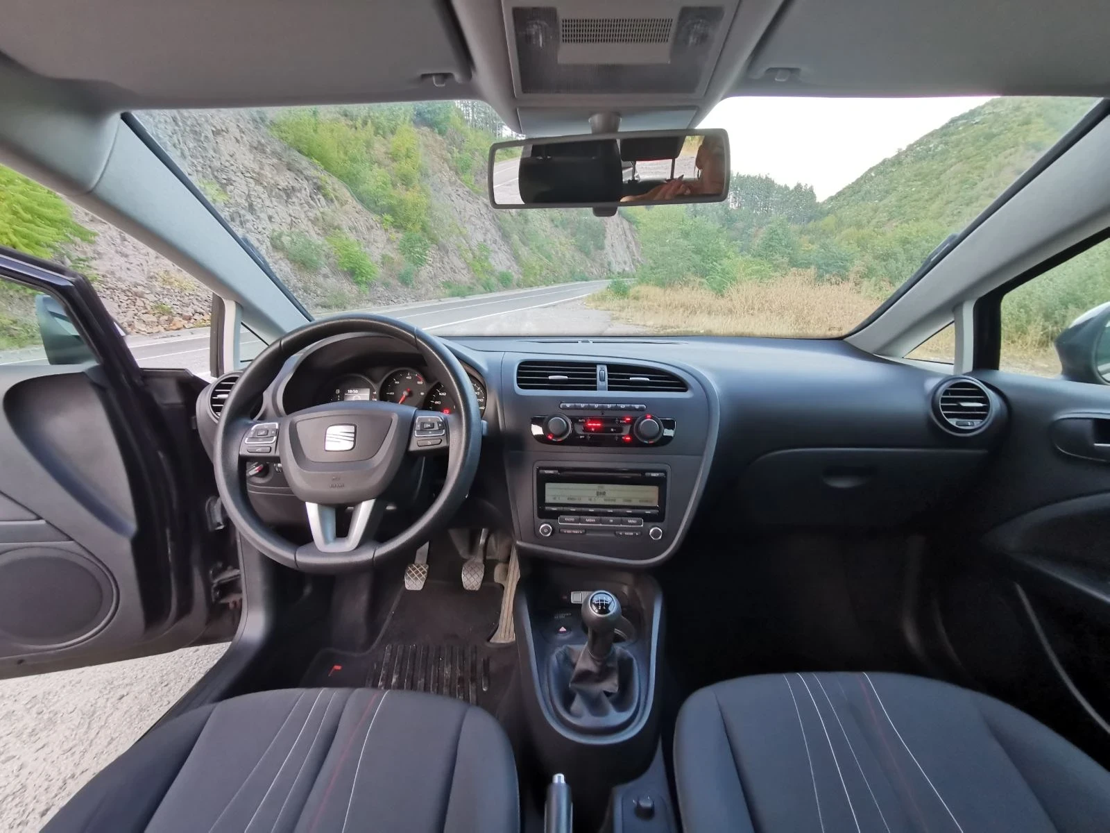 Seat Leon, снимка 12 - Автомобили и джипове - 55781103
