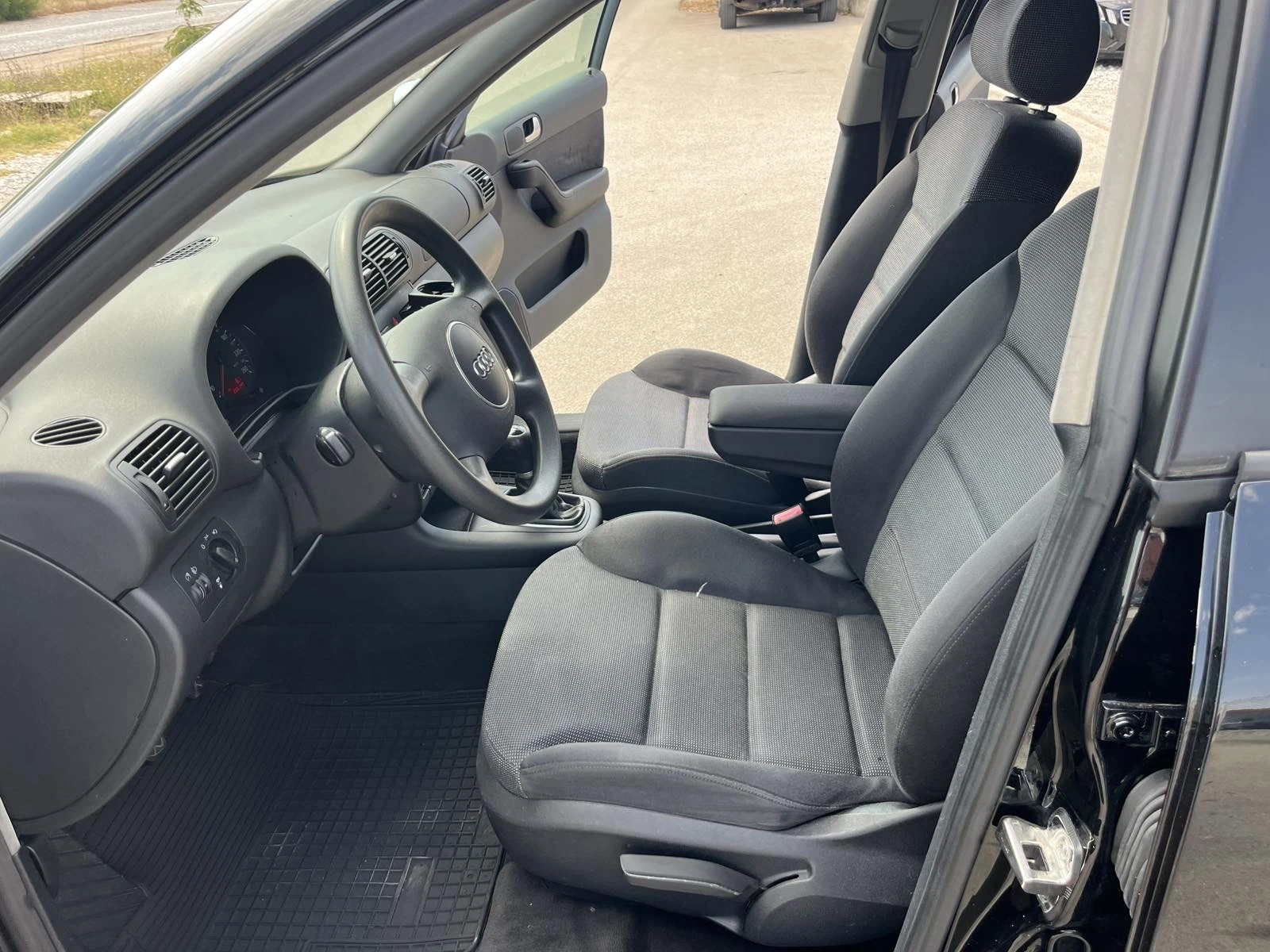 Audi A3 1.9TDI 101кс. КЛИМАТРОНИК , снимка 8 - Автомобили и джипове - 55789323