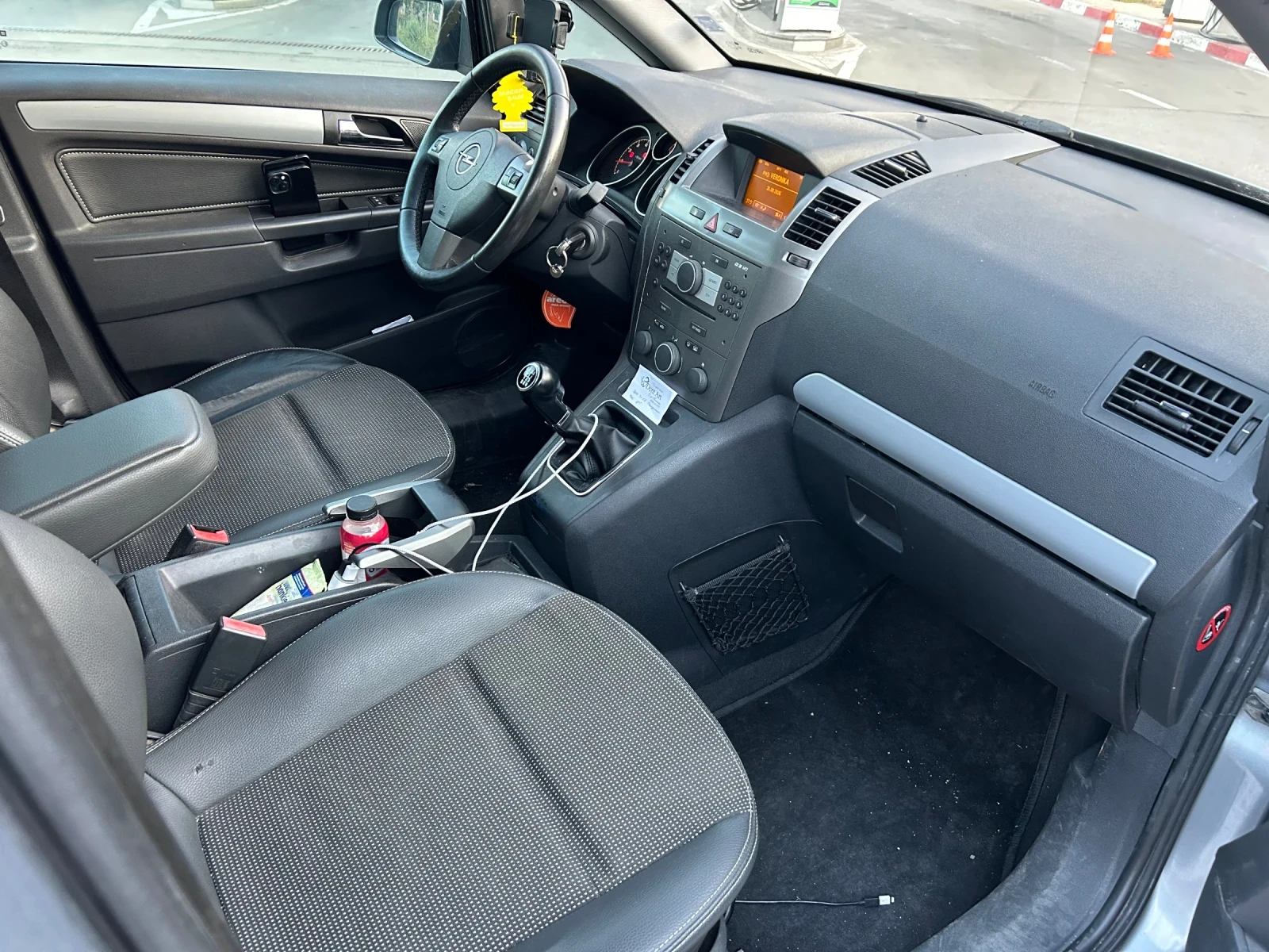 Opel Zafira 1.6 МЕТАН, снимка 5 - Автомобили и джипове - 55835567