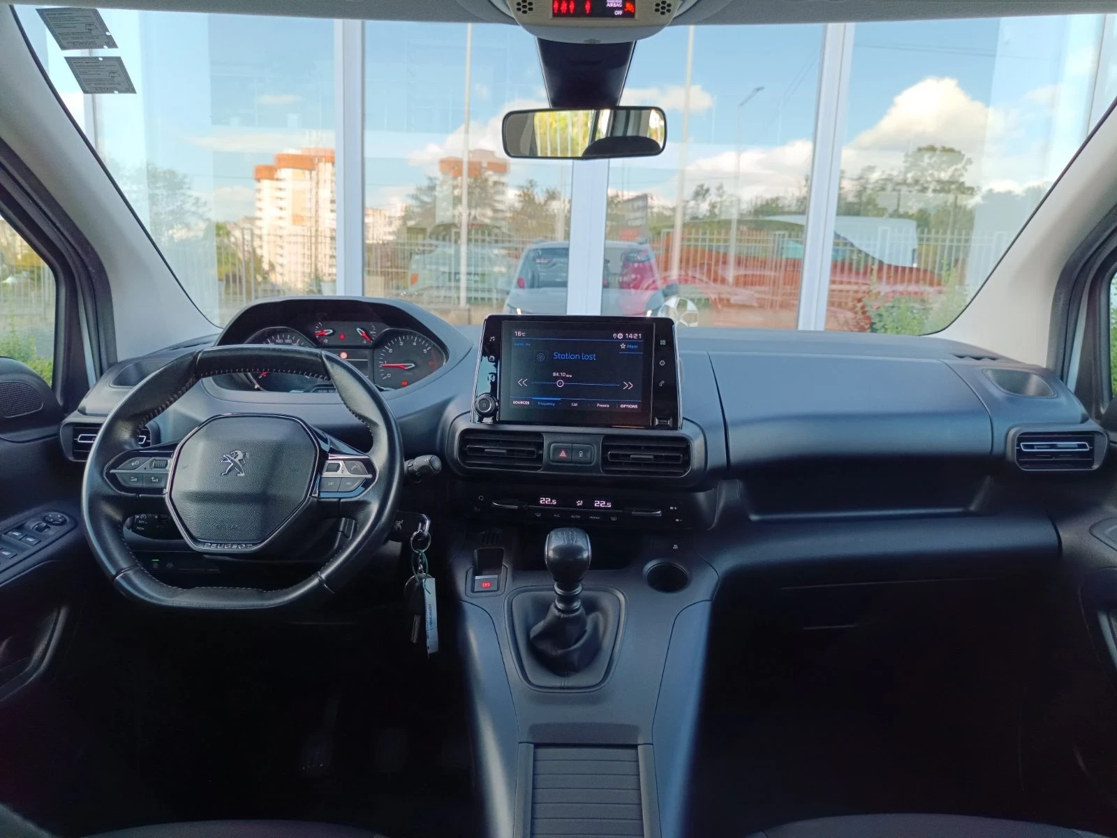Peugeot Rifter, снимка 7 - Автомобили и джипове - 56246170