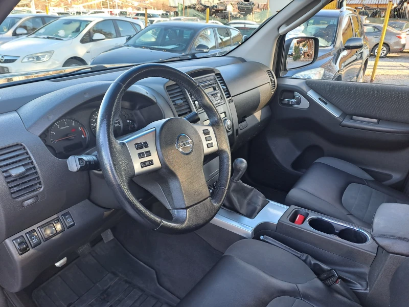 Nissan Navara 2.5 DCI, снимка 8 - Автомобили и джипове - 48104031