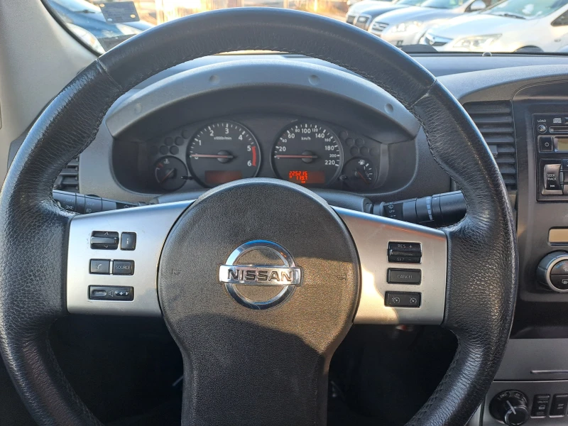 Nissan Navara 2.5 DCI, снимка 14 - Автомобили и джипове - 48104031