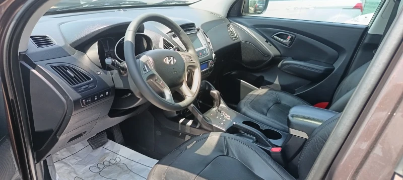 Hyundai IX35 2.0 * 4х4 * Автомат * Панорама * Кожа * Подгрев 4б, снимка 8 - Автомобили и джипове - 50633486