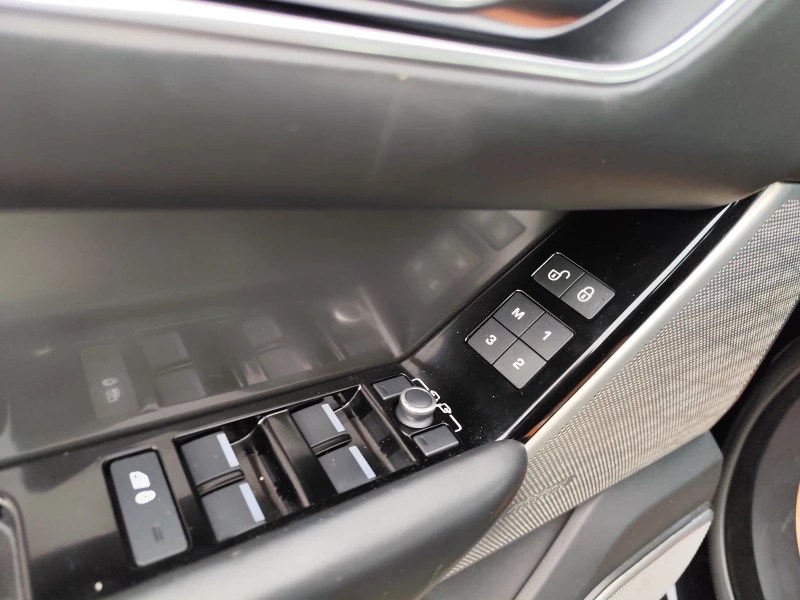 Land Rover Range Rover Velar 2.0D* 4X4* EURO6B* LED* VIRTUAL COCKPIT* , снимка 5 - Автомобили и джипове - 53173369