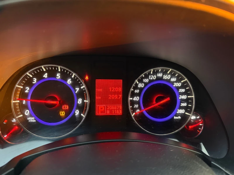 Infiniti Fx 37, снимка 4 - Автомобили и джипове - 53540645