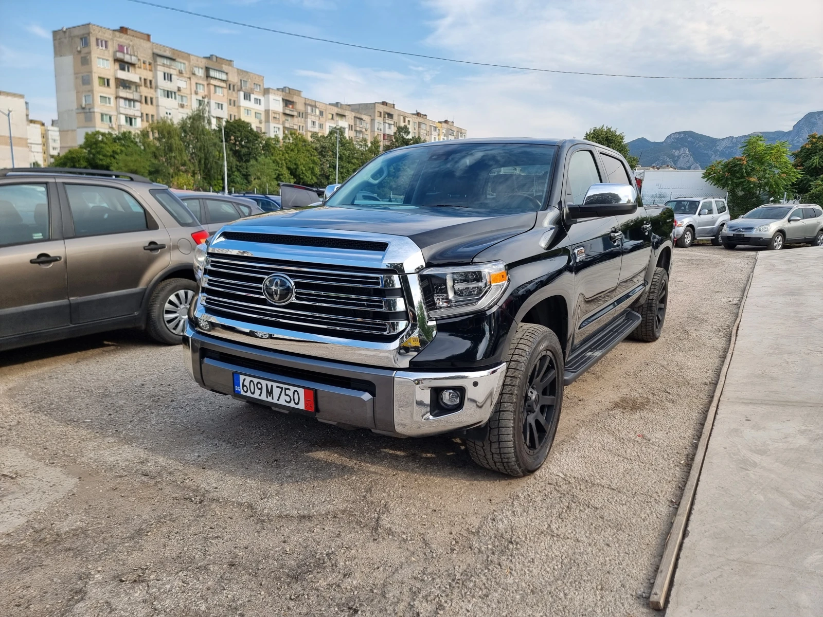 Toyota Tundra 5.7I 1794 EDITION - изображение 2